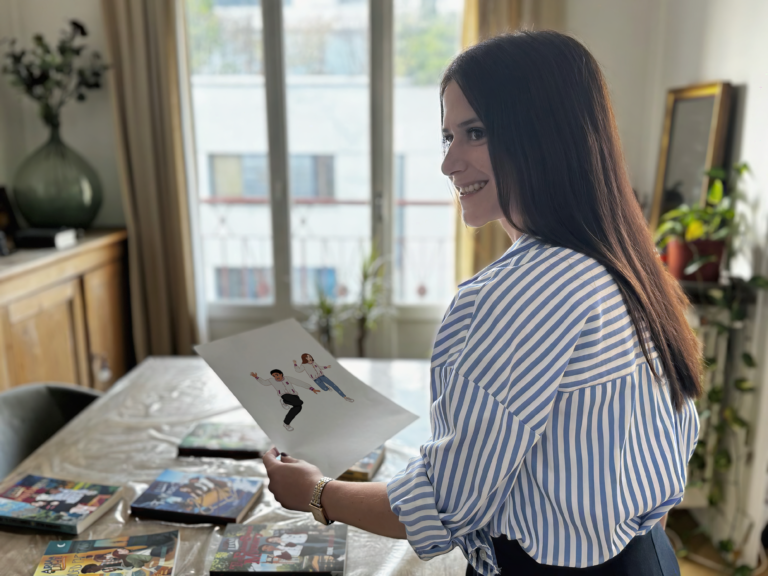 Coline Monsarrat showing Aria and Liam drawing